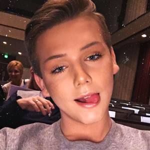 Meet your Posher, Brock